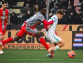 روما يهزم كريمونيزي بثلاثية ويخطف صدارة الدوري الإيطالي.. فيديو