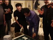 محمد منير وويجز يحتفلان بديو كلام فرسان فى منزل الكينج
