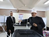 مفتى الجمهورية يدلى بصوته فى انتخابات النواب ويؤكد: التزام وطنى وتكليف شرعى