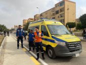 سيارات إسعاف مجهزة أمام لجان انتخابات النواب فى التجمع الخامس.. صور