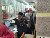 سكرتير محافظة سوهاج يتفقد سير العمل بالمركز التكنولوجي ويؤكد على أهمية ملف التصالح