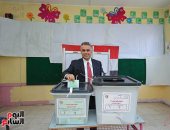 وكيل لجنة التضامن بمجلس النواب يدلي بصوته بمدينة نصر