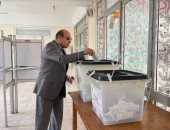 محافظ المنيا الأسبق يدلى بصوته فى انتخابات مجلس النواب 2025