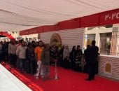 المصريون بالخارج يدلون بأصواتهم فى جولة الإعادة بالدوائر الـ19 الملغاة من المرحلة الأولى