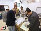 الحصر العددى لأصوات الناخبين بالدائرة الرابعة فى الفيوم بانتخابات النواب