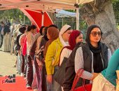 المصريون يواصلون التصويت لليوم الثاني بالمرحلة الثانية من انتخابات النواب.. الهيئة الوطنية: لن نسمح بتجاوزات ودعاية المرشحين أمام لجان الاقتراع تبطل النتيجة.. والإدارية العليا تحدد مصير طعون المرحلة الأولى غدا