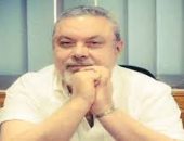 الروائى أحمد صبرى أبو الفتوح يتعرض لوعكة صحية ويطالب محبيه بالدعاء