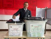 محمد زكى عضو مجلس الشيوخ يدلى بصوته فى انتخابات مجلس النواب 2025