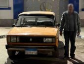 ضبط سائق استغل سيارته الملاكى فى نقل الركاب وطلب أجرة زائدة بأسيوط