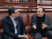 وزير قطاع الأعمال العام يلتقي وزير الصحة الجزائري لبحث فرص التعاون 