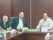 رئيس مياه الشرب بالجيزة يناقش رفع كفاءة محطات وشبكات الصرف الصحى.. صور