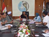 رئيس مياه الأقصر يناقش نسب تنفيذ مشروعات حياة كريمة.. صور