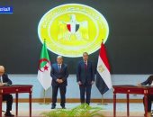 رئيس الوزراء ونظيره الجزائرى يشهدان توقيع عدد من وثائق التعاون بين البلدين