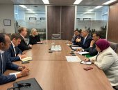 وزير البترول يبدأ زيارة رسمية إلى بيرث الأسترالية بهدف جذب الاستثمارات