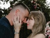 تايلور سويفت تكشف كيف قلبت علاقتها بـ ترافيس كيلسى حياتها رأسًا على عقب