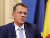 وزير الدفاع الرومانى يستقيل بعد فضيحة سيرته الذاتية.. اعرف التفاصيل