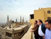رئيس الوزراء يتفقد عددا من أعمال تطوير الطرق بالقاهرة.. رفع كفاءة مسار آل البيت بالعاصمة.. وتطوير طريق صلاح سالم المستحدث.. ومحافظ القاهرة: رفع كوبرى السيدة عائشة بشكل نهائى أواخر ديسمبر المقبل
