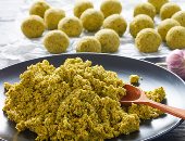 طريقة عمل عجينة الطعمية فى البيت.. أحلى من المطاعم