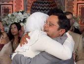 محمد هنيدى.. "أبو العروسة" المحتفظ بروح الشباب