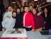 حميد الشاعرى يحتفل بعيد ميلاده وسط أصدقائه المقربين.. صور