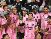 ملك كرة القدم.. كم لقبًا حققه ليونيل ميسي في مسيرته الأسطورية؟