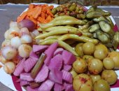 تؤثر على الهضم وتوازن السوائل.. أضرار تناول المخللات والحد الآمن منها