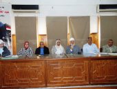 رئيس منطقة سوهاج الأزهرية يعقد مقابلات القبول للدمج بالمعاهد