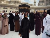 هند عبد الحليم تؤدى مناسك العمرة وتعلق: اللهم تقبل يارب العالمين