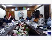 نائب وزير الإسكان يجتمع مع وفد البنك الإفريقي لمتابعة تنفيذ مشروع الصرف الصحى بالأقصر