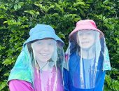 شقيقتان لا يخرجان فى الشمس أبدا بسبب مرض نادر.. اعرف القصة