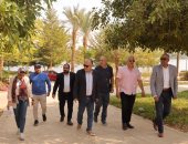 رئيس قطاع الفنون التشكيلية يبحث خطوات إطلاق سمبوزيوم مدن مصر