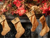 الملك تشارلز يعرض جوارب مصنوعة من ستائر ملكية فى مزاد علنى.. تخيل السعر