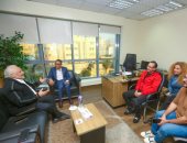الفنان القدير خالد زكى يزور اليوم السابع ويشيد بدورها الإعلامى