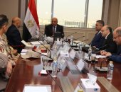 وزير الكهرباء يجتمع برؤساء المصرية للتعدين وجهاز الإشراف على مشروعات المحطات النووية 