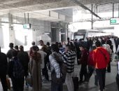 النقل تنشر صور إقبال المواطنين بكثافة على القطار الكهربائى الخفيف LRT