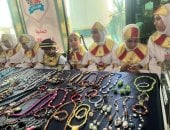 قلوبهم نور.. أطفال الفيوم المكفوفين يصنعون منتجات يدوية عالية الجودة ويتبرعون بجزء من مكسبهم للمستشفيات.. تم تدريبهم للتعرف على المنتجات بطريقة برايل.. ووزيرة التضامن تشترى جميع منتجاتهم وتقرر تسويقها.. صور