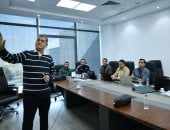 أوسكار رويز يعقد اجتماعًا فنيًا مع الحكام لمراجعة بعض الحالات