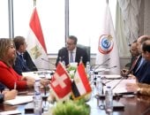 خالد عبد الغفار يبحث مع السفير السويسرى تعزيز التعاون الصحى