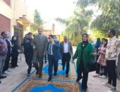 محافظ سوهاج يتفقد لجان الانتخابات بطهطا وجهينة شمال المحافظة.. صور