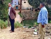 محافظ الأقصر يكلف بإنهاء معاناة تلاميذ مدرسة بالعوابد.. صور  