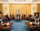 المستشار محمد الشناوي يشهد اجتماع المجلس الاستشاري لكلية القانون