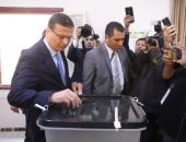 وزير الزراعة أثناء التصويت بإعادة النواب فى الإسكندرية: صوت المواطن أمانة 