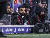محمد صلاح على مقاعد بدلاء ليفربول ضد برايتون فى الدوري الإنجليزي