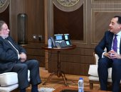 رئيس الوزراء يلتقى محافظ البنك المركزى لمتابعة جهود التنسيق فى عدد من الملفات