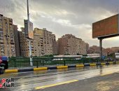 أمطار متفاوتة الشدة على مناطق متفرقة بالقاهرة والجيزة.. صور