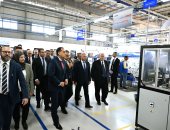 رئيس الوزراء يتفقد عدداً من أقسام مصنع ليونى مصر بمدينة بدر