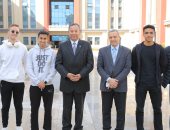 رئيس جامعة المنصورة الجديدة يتفقد اختبارات التحول الرقمى للعاملين داخل الحرم الجامعى