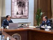 رئيس الوزراء يلتقي رئيس قسم الأصول الأساسية والبلدان الناشئة بشركة شيفرون