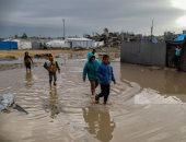غرق خيام النازحين.. منخفض جوي يغمر قطاع غزة بالأمطار