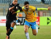 التصويت فى لجان منشأة القناطر بالجيزة فى الدوائر الملغاة بانتخابات النواب 